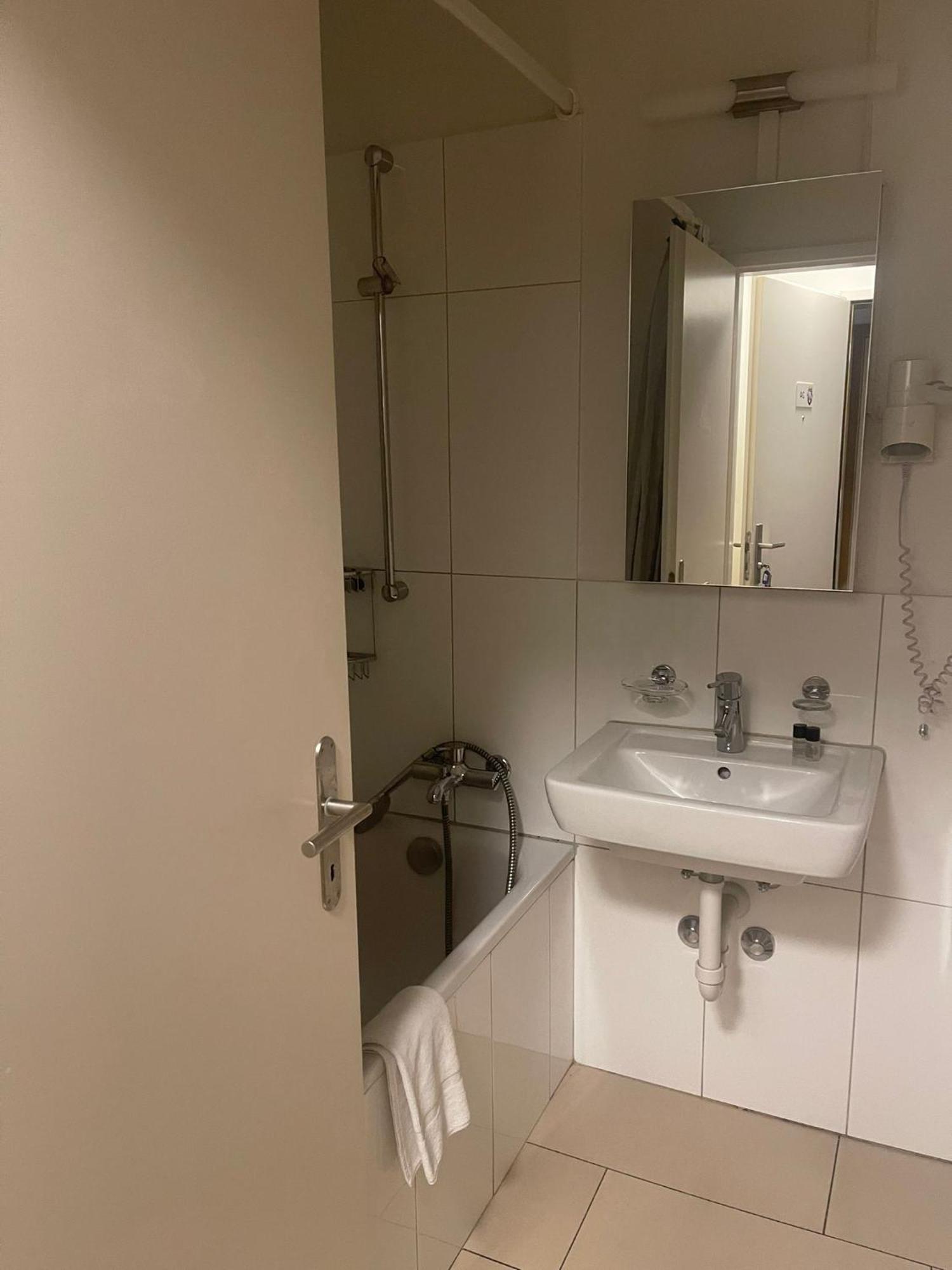 Swiss Star District 11 - Self Check-In Leilighet Zürich Eksteriør bilde